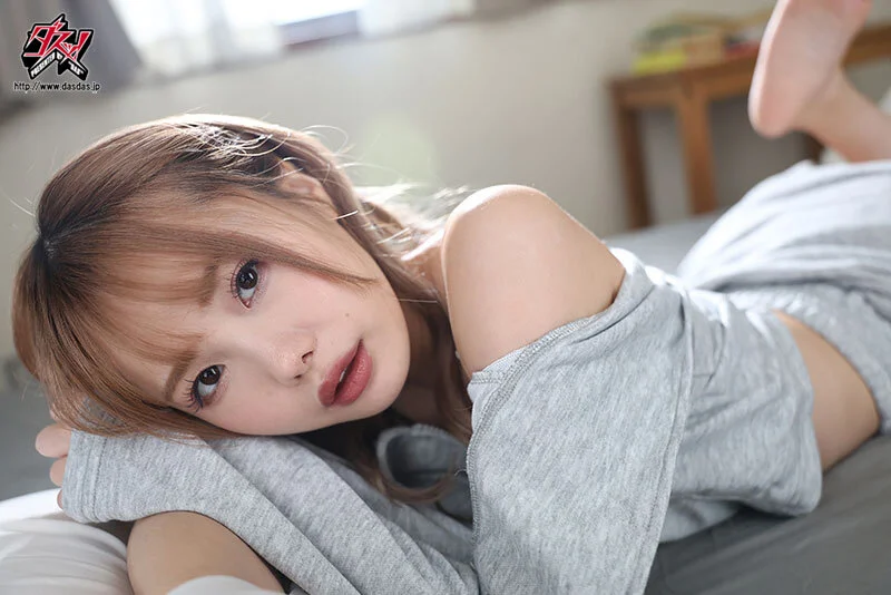 【VR】朝起きたら隣に松本いちか。再会した初恋相手はAV女優になってたけど、変わらぬ笑顔が好きすぎて。数年越しの想いを伝えた僕らは1日中いちゃハメ中出ししまくった。8K VRのPR画像です