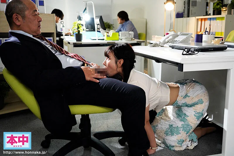 【独占】デカ尻美人な彼女がパワハラ絶倫上司に寝取られいつでもどこでも種付けバックでねっちょり犯●れまくってる。デカ尻OL NTR社内不倫 宮城りえのパッケージ画像です