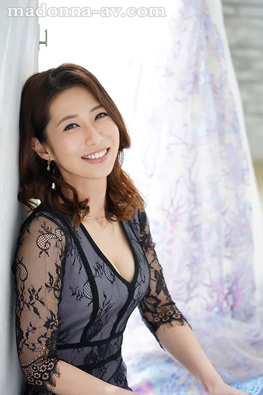 【独占】ペニスが好きすぎて挿入したらまるで別人。人妻 長嶋沙央梨34歳 AV Debutのパッケージ画像です