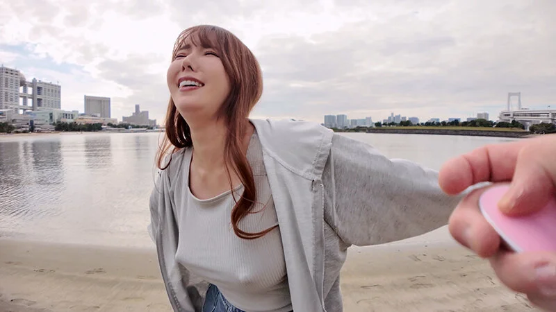 ノーブラ熟巨乳ムチムチおっぱいデート 波多野結衣のパッケージ画像です