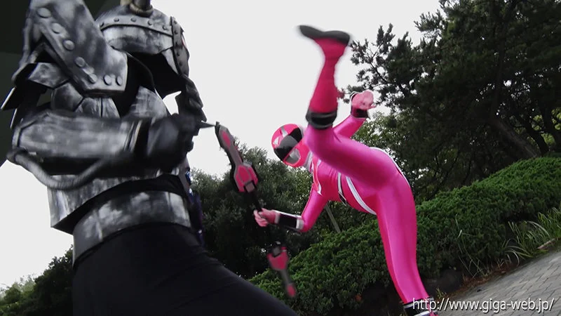 戦隊ヒロイン四面楚歌陥落 クロノピンク 長時間変身の代償 辻芽愛里のパッケージ画像です