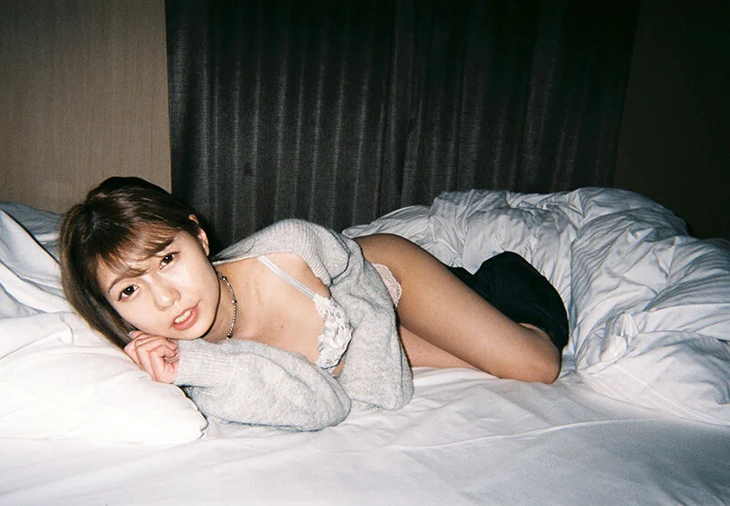 悩み相談くらいの関係だった同じ部署の子持ちシングルマザー渋谷なつに朝イチから誘われて…寂しさを埋めるようにラブホ不倫で何度も中出しと精飲をしたのパッケージ画像です